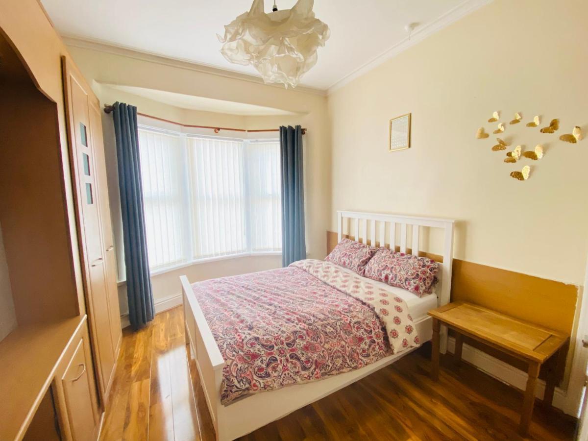 Entire 4 Bedroom House - Ev Point & Free Parking Liverpool Eksteriør billede